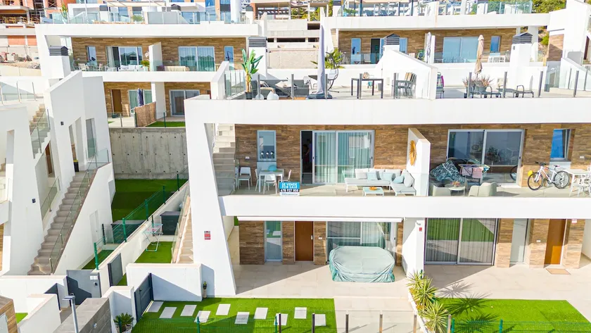 A beautiful and bright apartment in Benidorm - Image 1