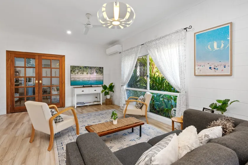 Trinity Charm—Beachside Family Getaway with Pool - Image 1
