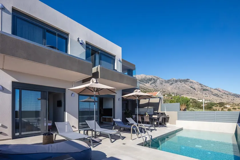 3Br Luxury Villa w/Majestic Seaview in Kournas - Image 1