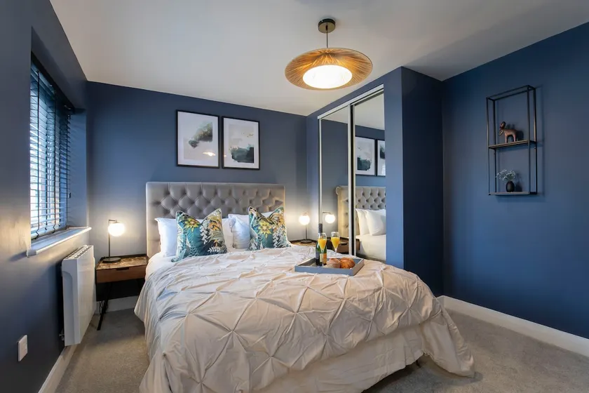 Elliot Oliver - Exquisite 2 Bedroom Apartment With Garden, Parking & EV Charger - Image 1