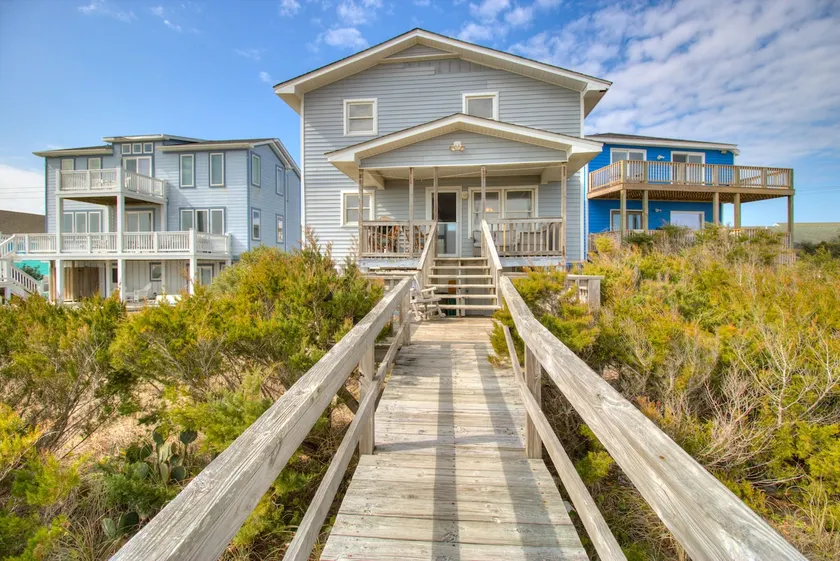Hughes House - Oceanfront Vintage Cottage - Image 1