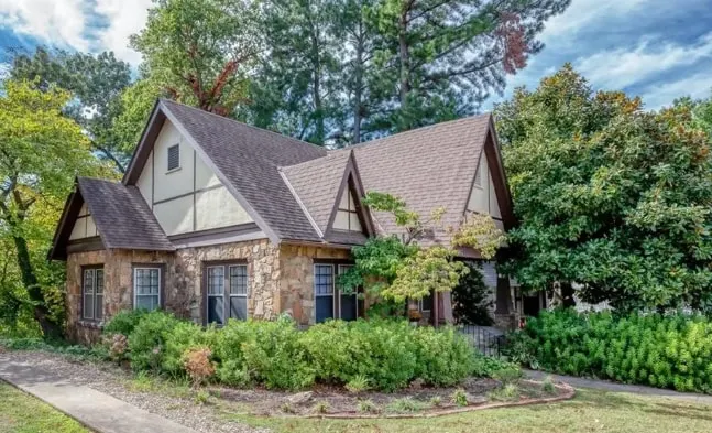 Magnolia Cottage-1945 Tudor Revival, Gas Fireplace - Image 1