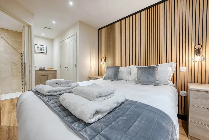 Luxury Stockton Studio Room - Free WiFi - Parking - Image 1