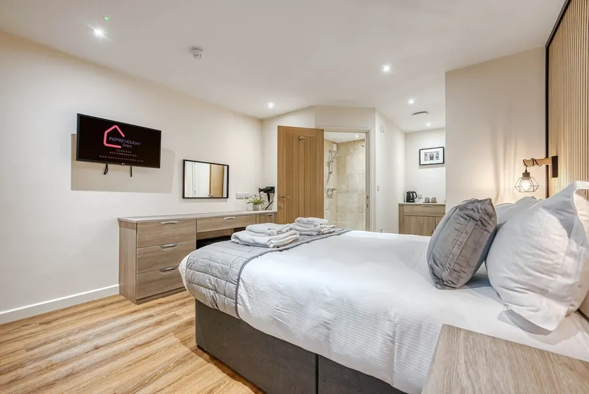 Luxury Stockton Studio Rooms, Free WiFi & Parking - Image 1