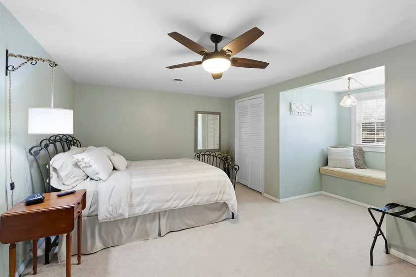 Cozy Private Suite in Hamilton - Image 1