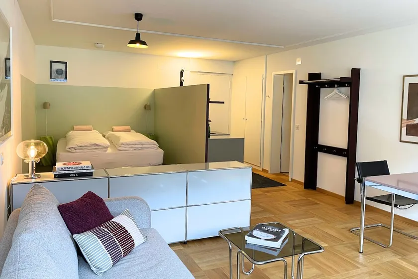 Central vacation studio with parking and cleaning/laundry - Image 1