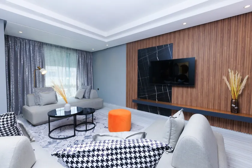 Chic & Spacious : 3BR Apartment in Central Rabat - Image 1