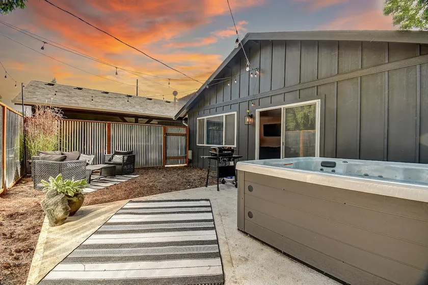 Private Hot Tub 1 Bd/1 ba Couples Luxury Getaway - Image 1