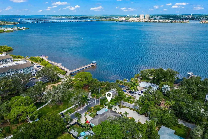 Tranquil Tide Villa - Waterview! 15 min to beach - Image 1