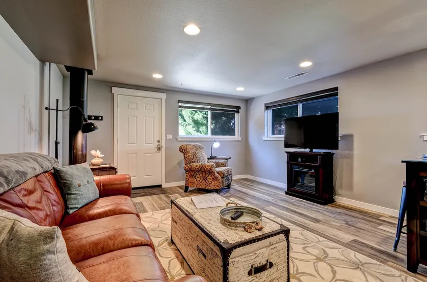 Allen House (calm retreat) - Image 1