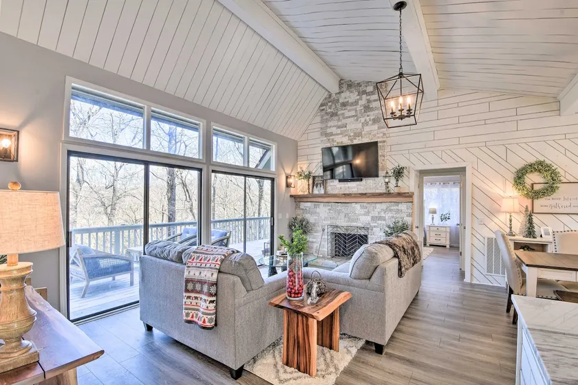 Modern Mtn Retreat-Hike & Golf! - Image 1