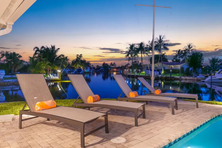 Waterfront Villa w/View, Heated Pool & Boat Rental - Image 1
