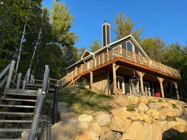 Privacy-Lake access-Veranda- Trails-1h15 Montreal - Image 1