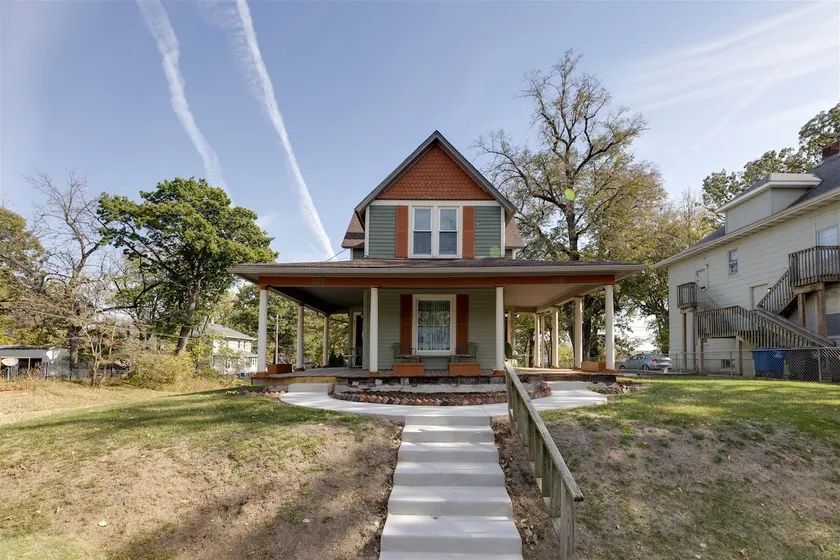 The Carol Anne-Charming 2bd/2ba Victorian near DT! - Image 1