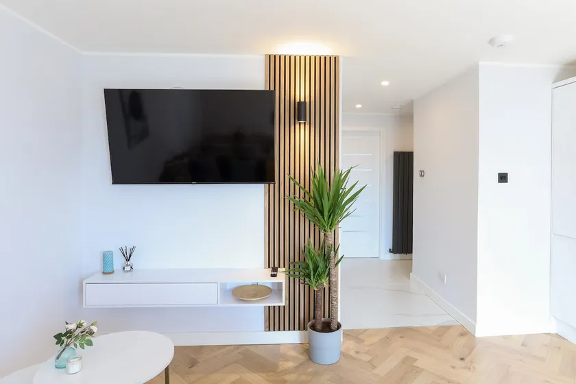 Luxurious City Centre Apartment - Image 1