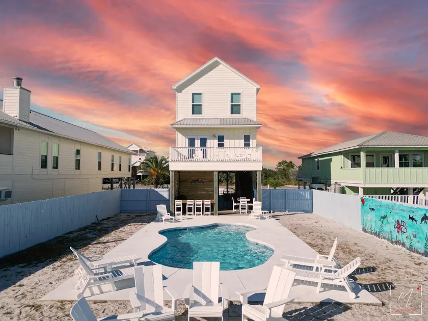 Happy Ours Hang Out-Beach House-Pool-Bikes-Firepit - Image 1