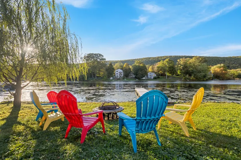 *Waterfront Home w/Hot Tub, Kayaks and Fast Wifi - Image 1