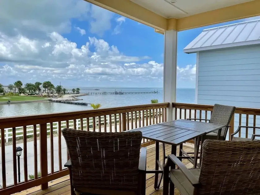 Reel 'Em Inn On Copano Bay - Image 1