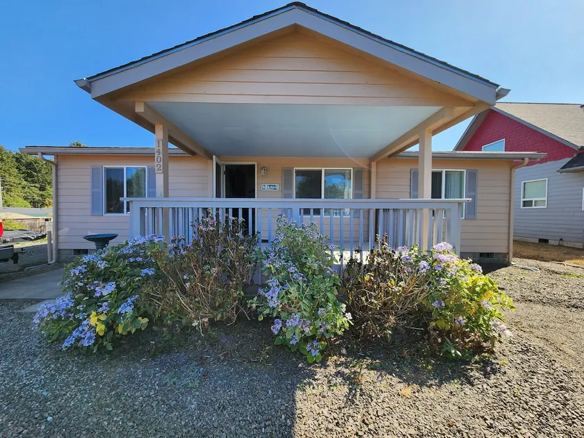 The Lynn Inn~Just minutes to the Beach & Downtown! - Image 1