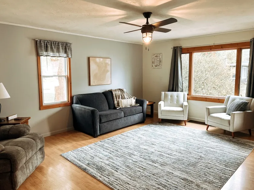 Cozy Corning Cottage - Image 1