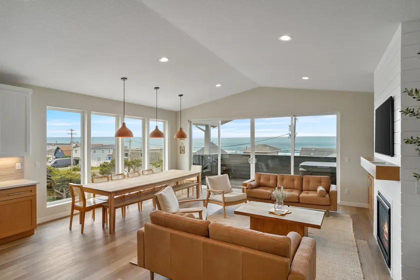 Brand New Luxury Beach Home w Hot Tub & Sauna - Image 1