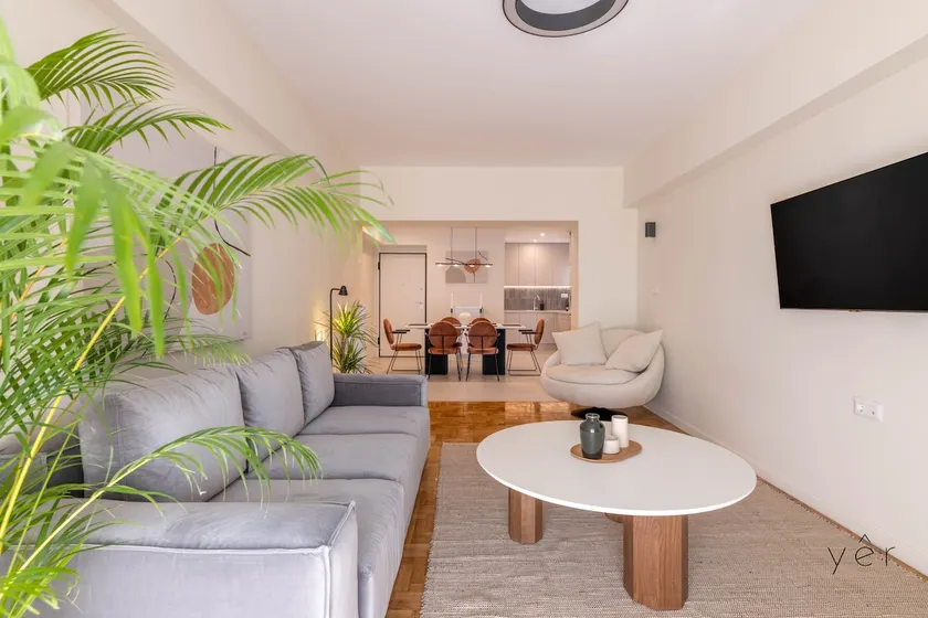 Large 2Bed 2Bath Flat w/Dining Space &Free Parking - Image 1