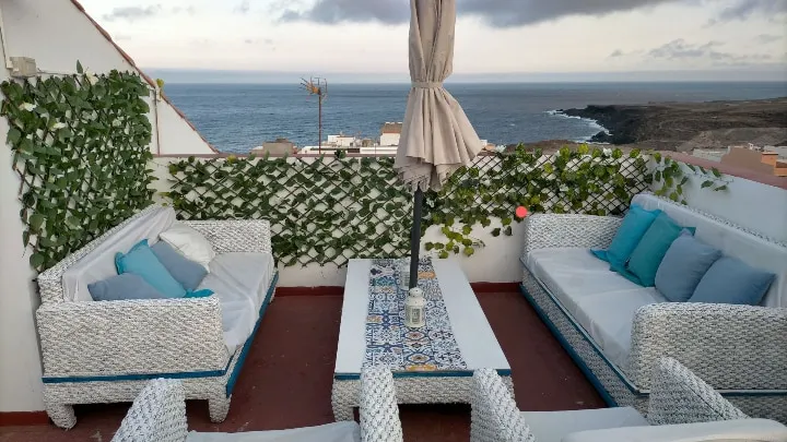 Classic Apartment close to the sea near Airport - Image 1