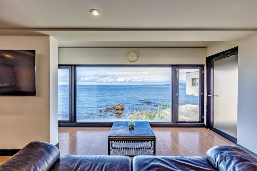 Ocean view/outdoor hot spring with flowing water/7-minute walk to Shirahama Beach - Image 1