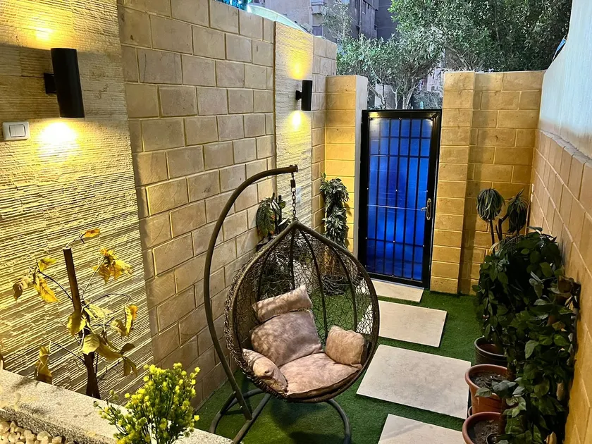 luxury flat with garden and private entrance شقة فاخرة بحديقة و مدخل خاص - Image 1