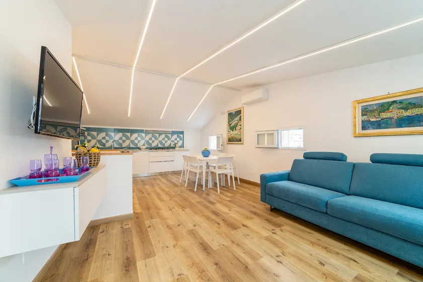 Luxury Rooftop 40 steps from the sea - Image 1