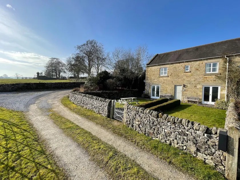 Raikes Barn - Image 1