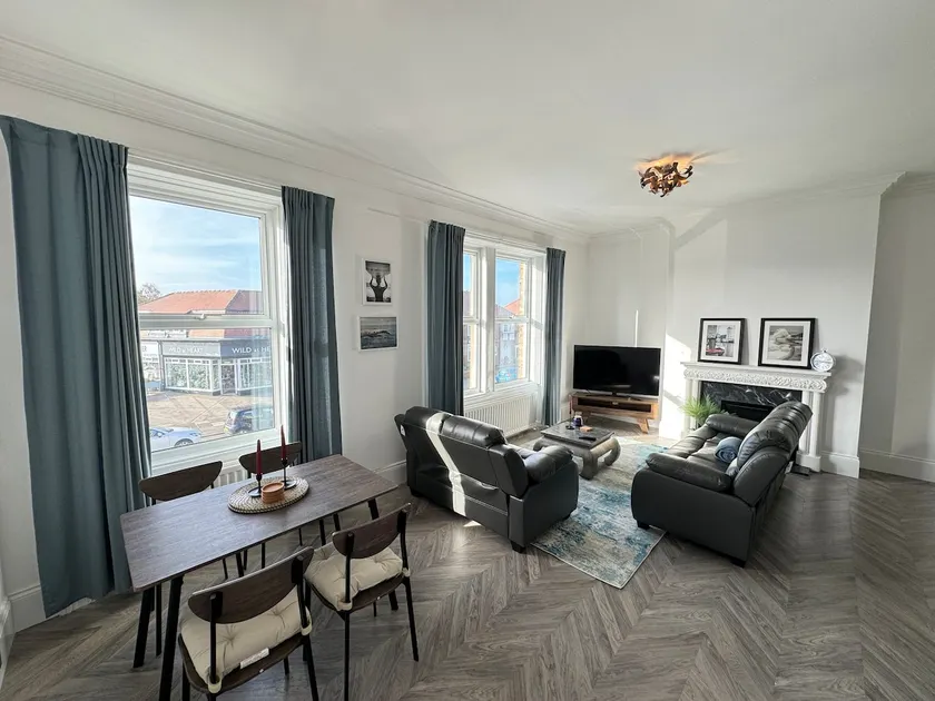 Longsands Apartment, Tynemouth Luxury Coastal Retreat - Image 1