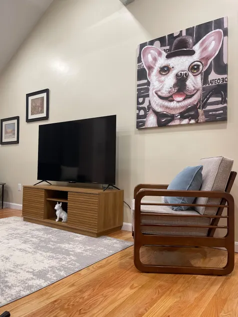 Modern Cozy 2 Bed Near Cambridge - Image 1