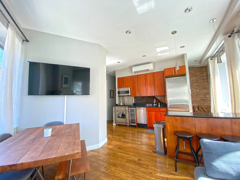Three Bedroom West Village Townhouse - Image 1