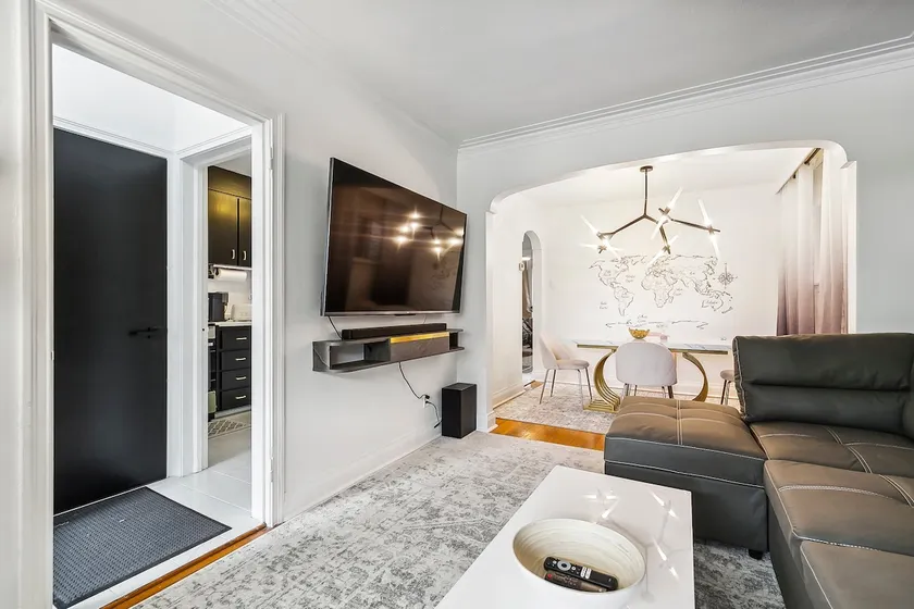 Beautiful Boutique Midtown Home - Image 1