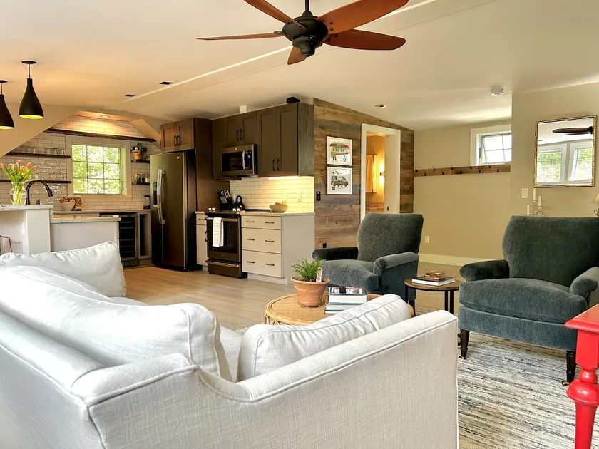 The Nest 5 min walk to downtown Great Barrington - Image 1