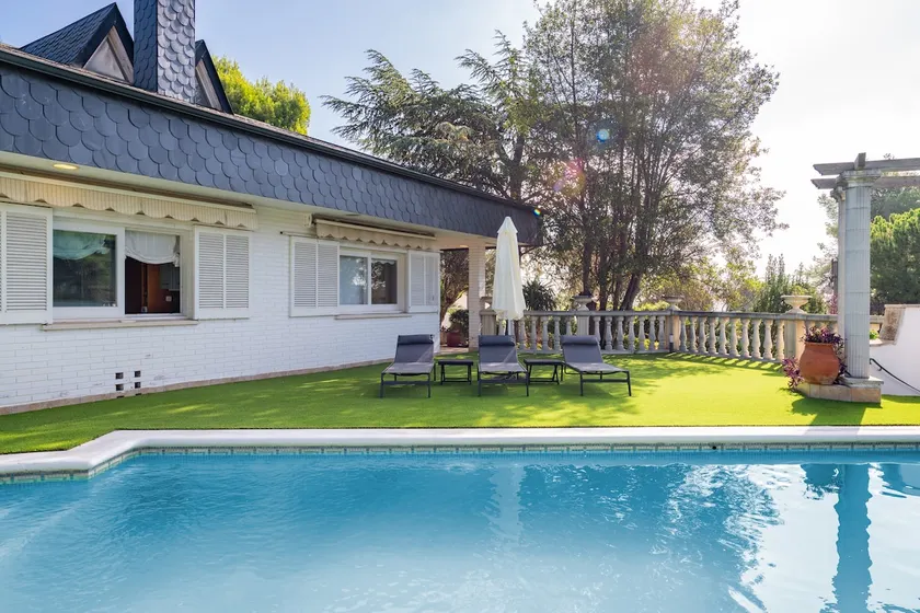 Can Farré 25 minutes away. Barcelona with a pool and BBQ! - Image 1