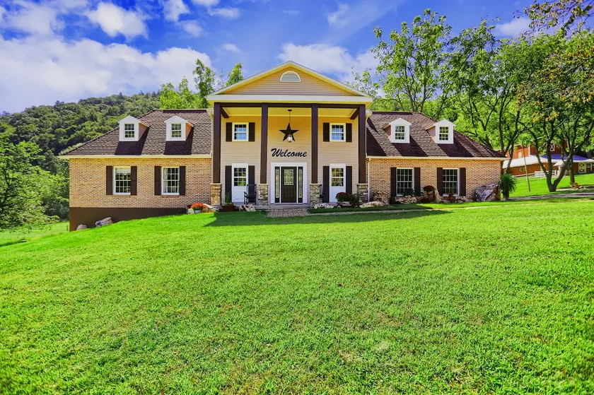 Lazy 8 is a peaceful, scenic countryside getaway - Image 1