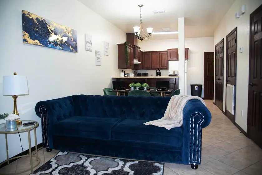 Modern 2 bed 2-bath next to University UTRGV - Image 1