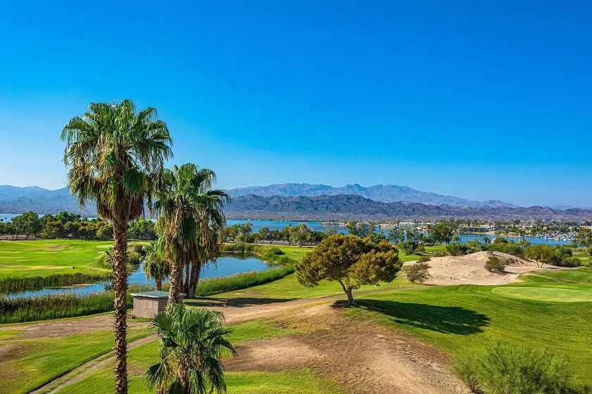 Stunning Lake & Mountain Views! - Image 1