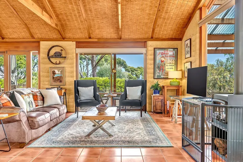 Country Living in Large Studio close to Celebrated Wineries - Image 1