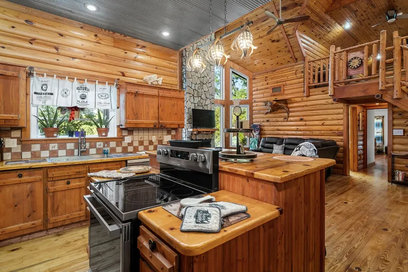 Carpe Diem in Lonedell Cabin - Image 1