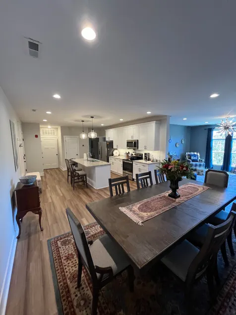 Modern Condo Convenient to LU, Forest & Lynchburg - Image 1