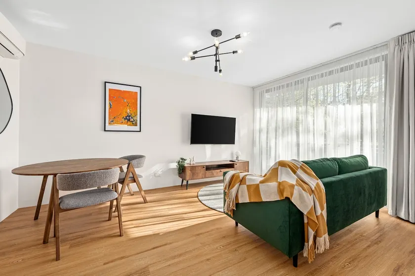 King One Bedroom Apartment - Image 1