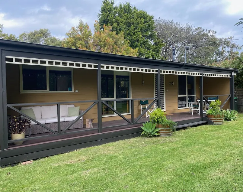 Oggy's Place - Image 1
