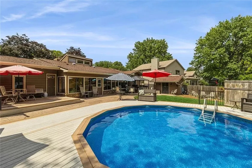 Big Groups/GameRM/Pool/Hot tub/Large backyard/Fire - Image 1