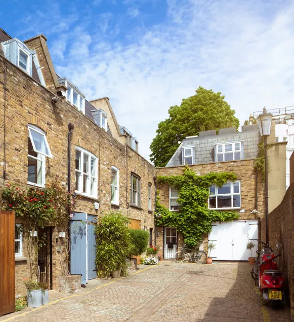 Notting Hill Mews House Sleeps 8 - Image 1