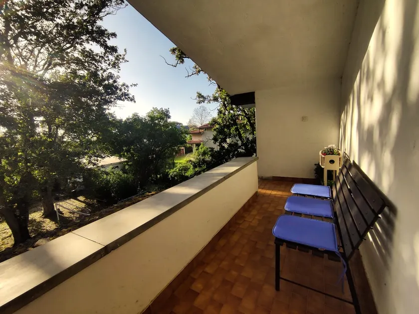 Apartment with garden - Image 1