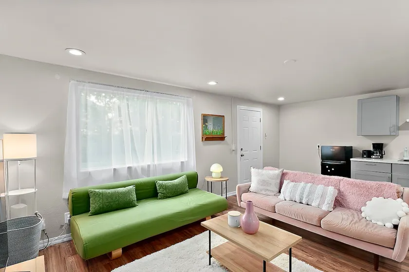 Cozy Cottage Comfort - Image 1