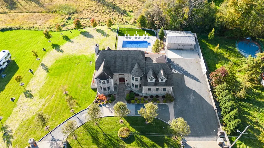 Elegant Home w/7BRs, Game Room, Luxury Yard, Pool - Image 1